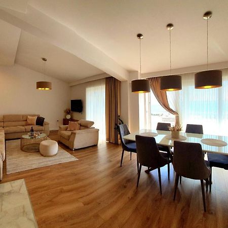 Grey House Apartment Макарска Екстериор снимка