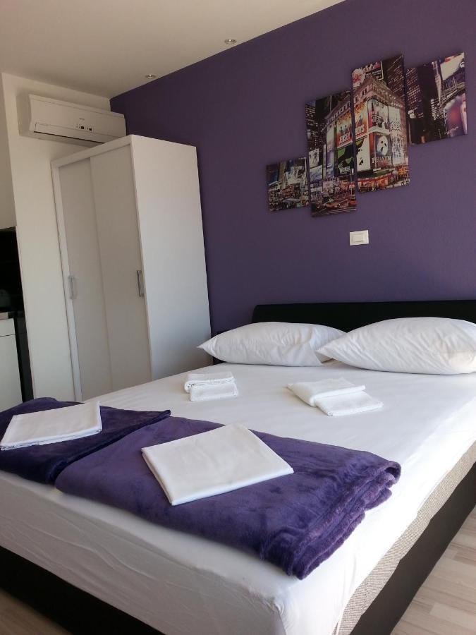 Grey House Apartment Макарска Екстериор снимка
