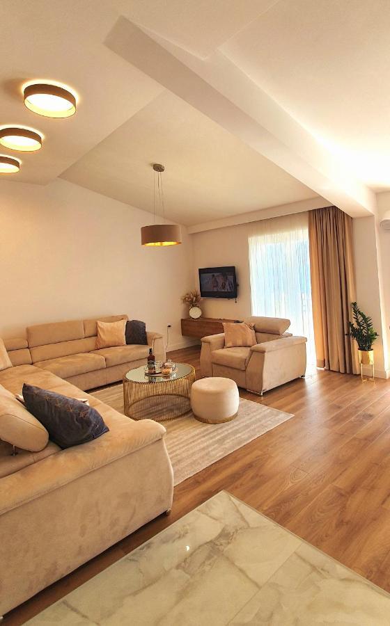Grey House Apartment Макарска Екстериор снимка