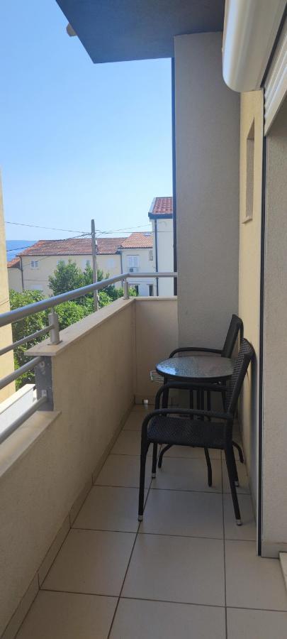 Grey House Apartment Макарска Екстериор снимка